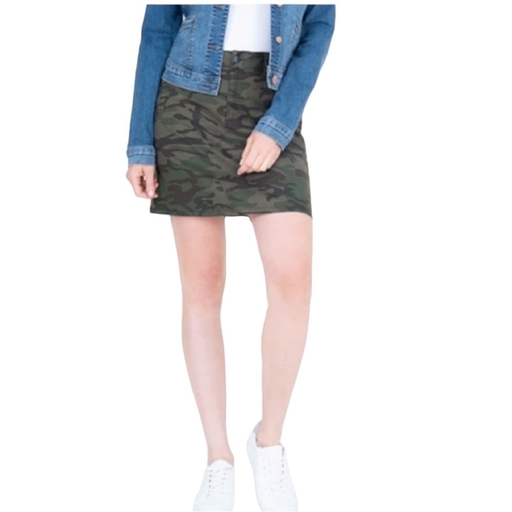 EVEREVE LEVEL 99 Darcy Camo Mini Skirt Linen/Tencel Size 27 (4)— So Trendy!!!